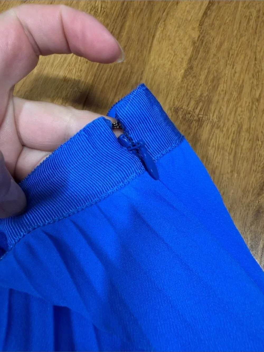 Banana Republic elegant bright